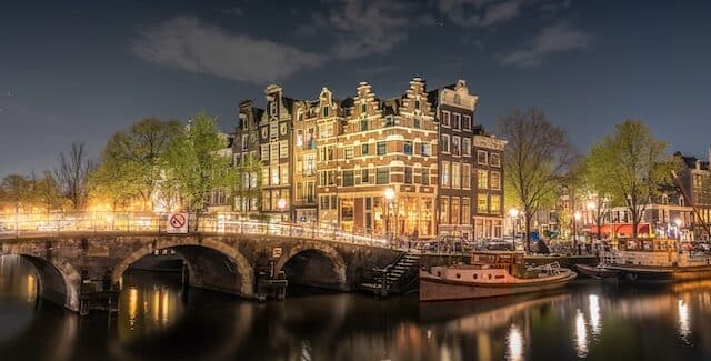 amsterdam-bus-rental