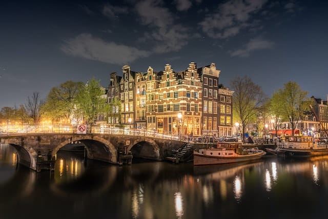 amsterdam-bus-rental