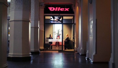 Ollex front window